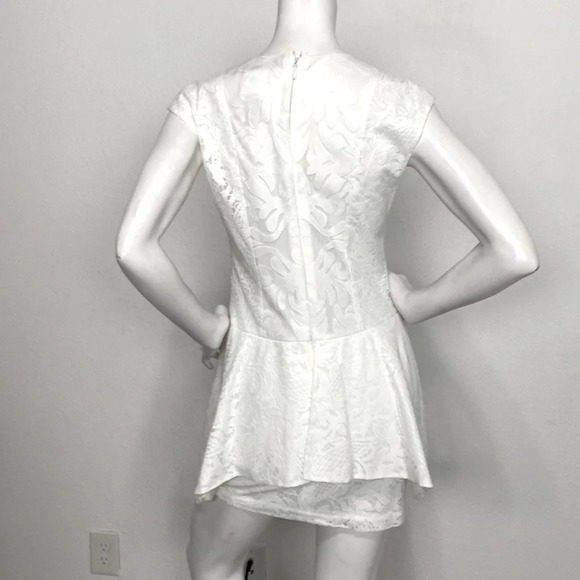 BCBGMaxAzria White Isabel V-Neck Lace Draped Side Peplum Mini Dress Size 2 - Picture 6 of 9